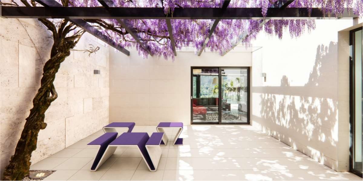 Coffee table and stool Focus steel natural; felt purple 